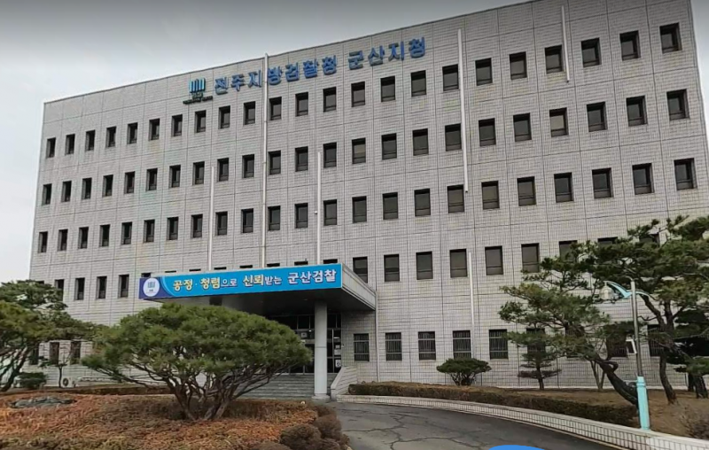 익산 중학교 기간제 교사, 여중생 제자 성폭행 혐의로 구속기소